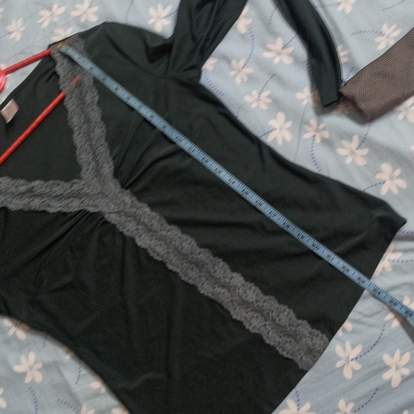 Dark Green top - Picture 6 of 6